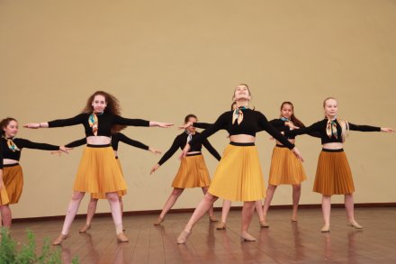 Uczestnicy pokazów tanecznych